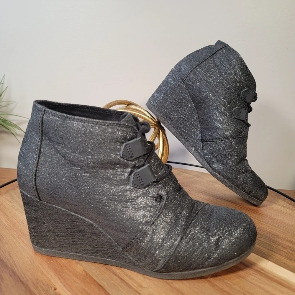 Toms Kala Black Sparkle Lace Up Wedge Booties Size 8